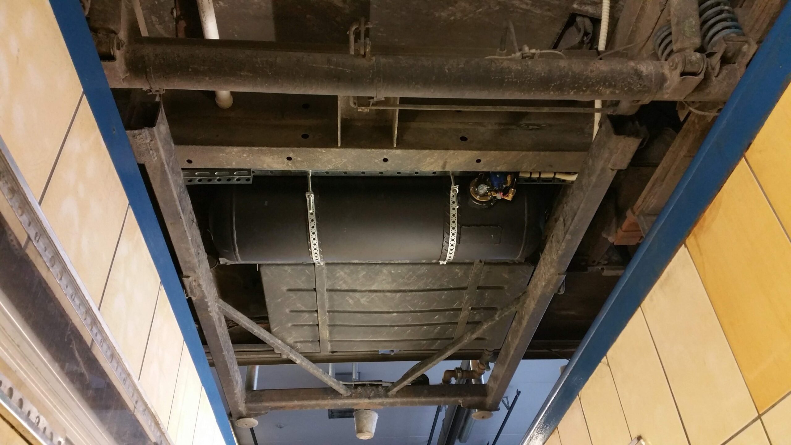 Заменили штатные газовые баллоны на LPG